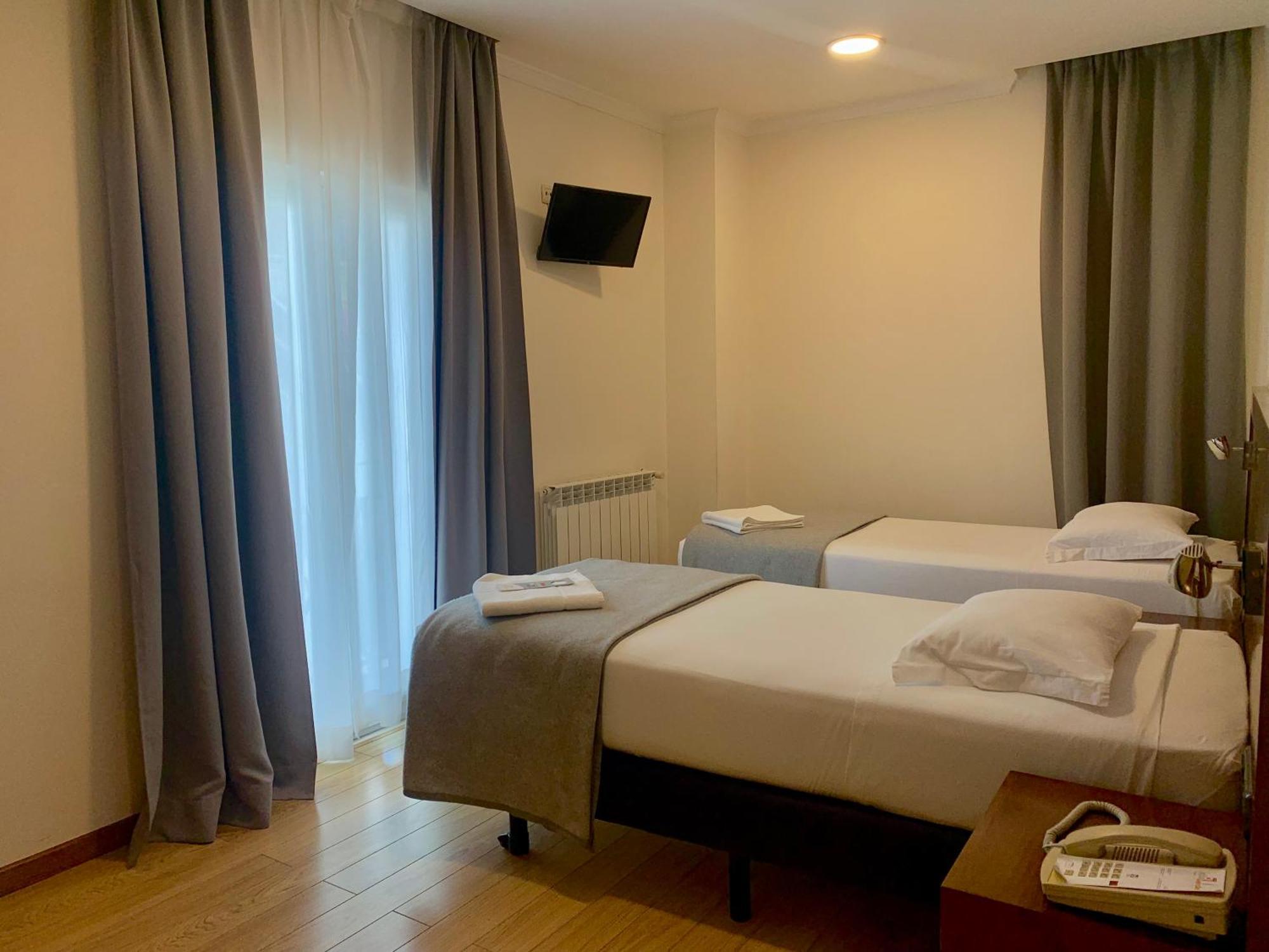 Hotel Vila Verde คาสโตร เวร์เจอ ภายนอก รูปภาพ