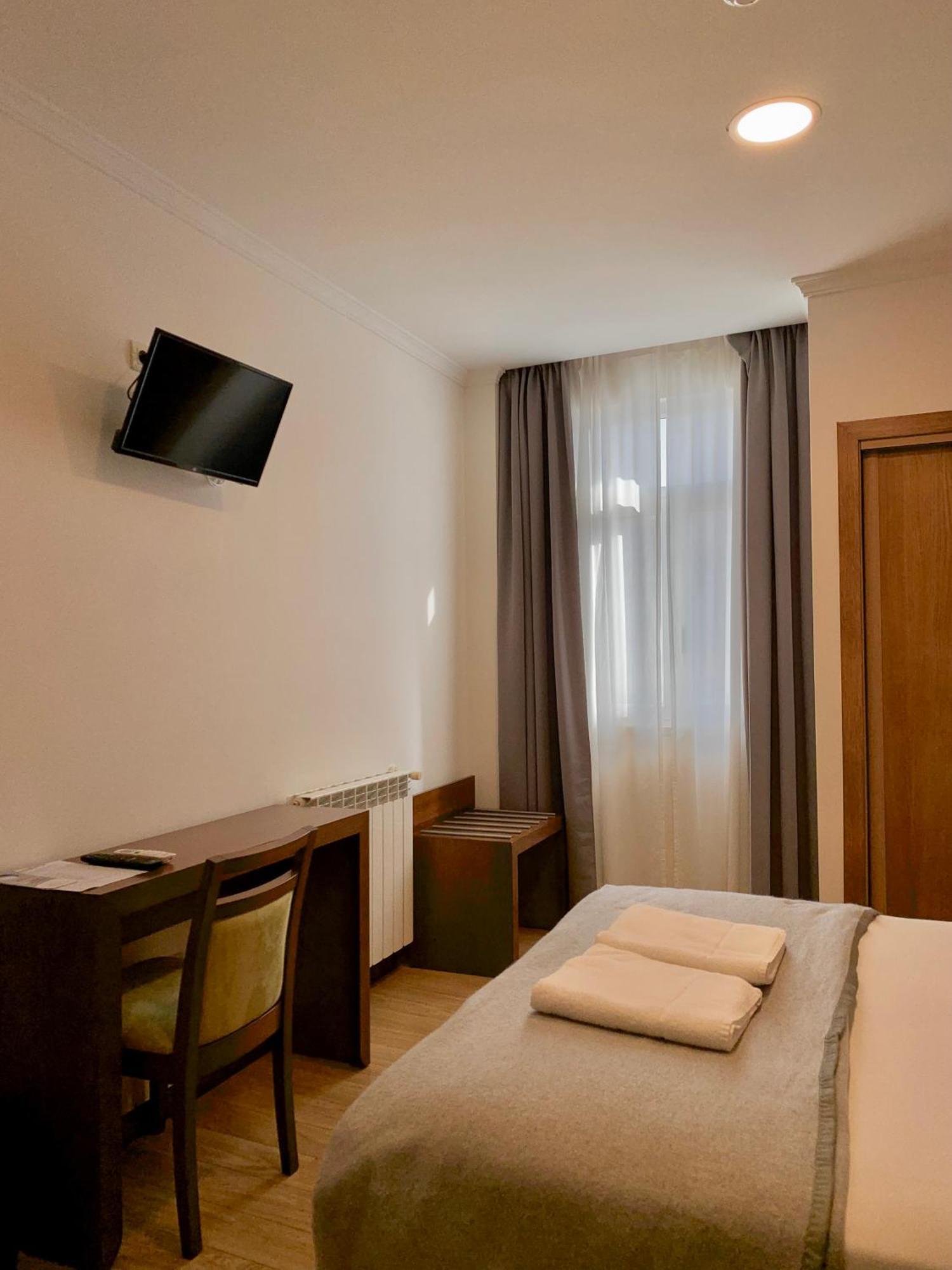 Hotel Vila Verde คาสโตร เวร์เจอ ภายนอก รูปภาพ