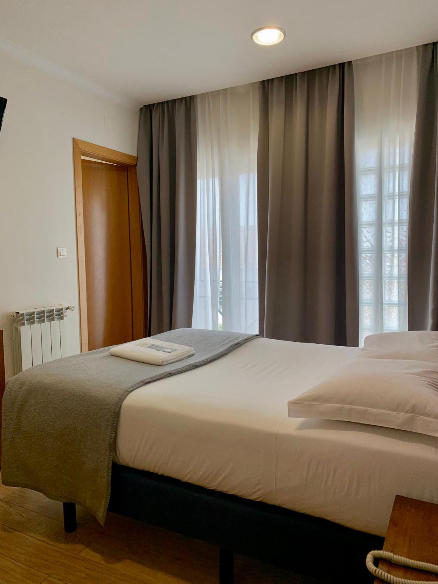Hotel Vila Verde คาสโตร เวร์เจอ ภายนอก รูปภาพ