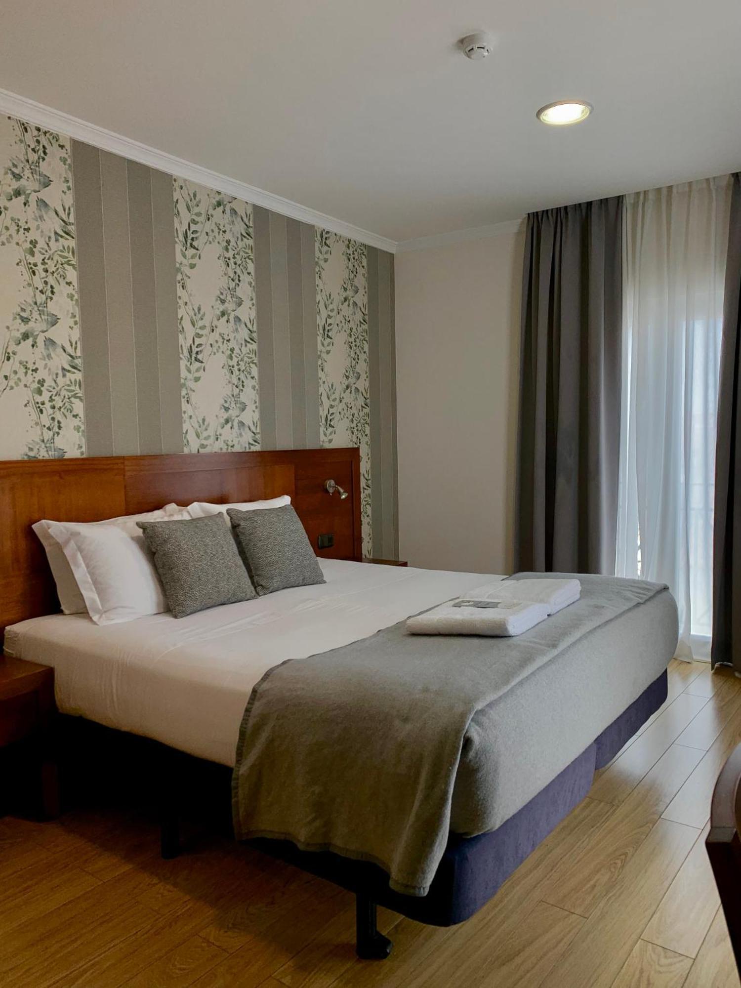 Hotel Vila Verde คาสโตร เวร์เจอ ภายนอก รูปภาพ