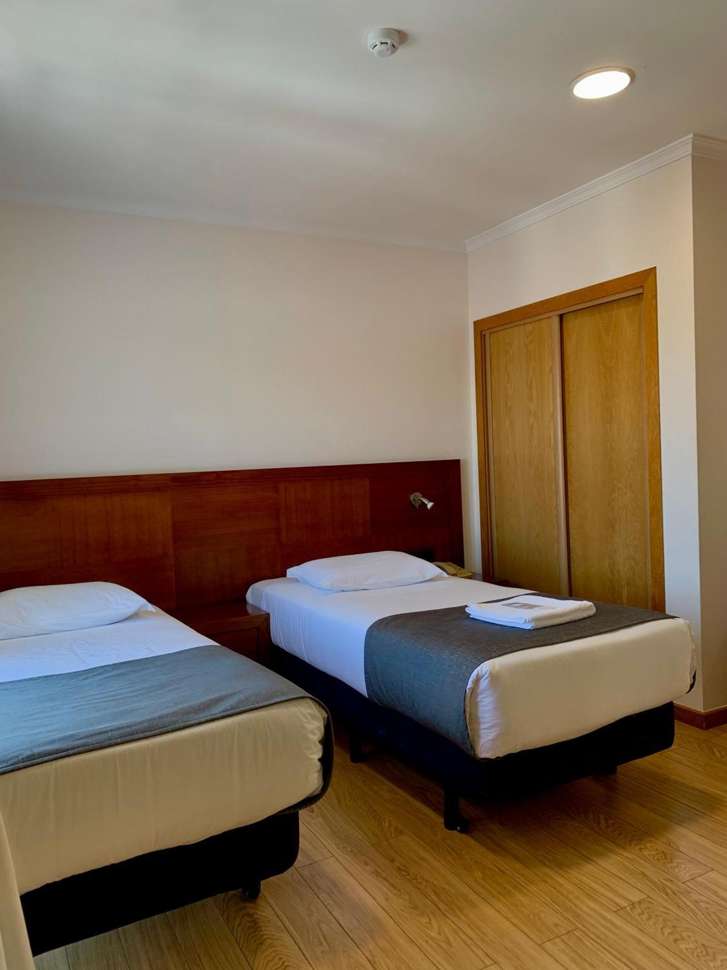 Hotel Vila Verde คาสโตร เวร์เจอ ภายนอก รูปภาพ