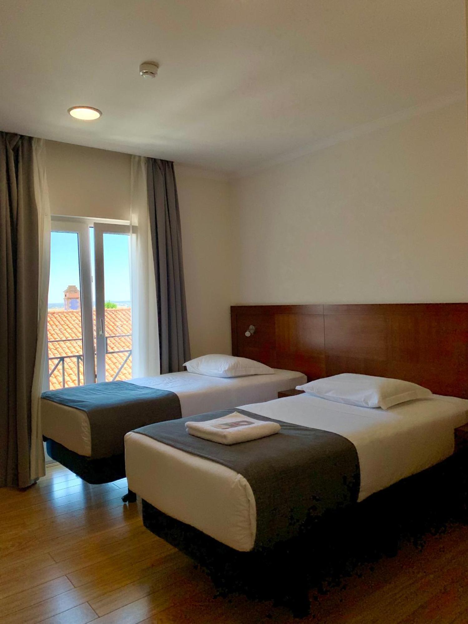 Hotel Vila Verde คาสโตร เวร์เจอ ภายนอก รูปภาพ